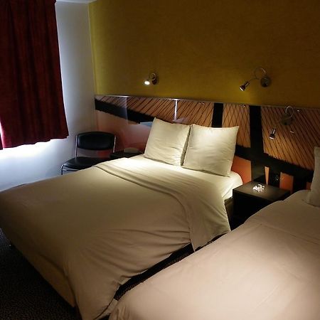 Hotel Logitel Saint-Doulchard Bagian luar foto