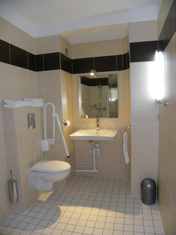 Hotel Logitel Saint-Doulchard Ruang foto