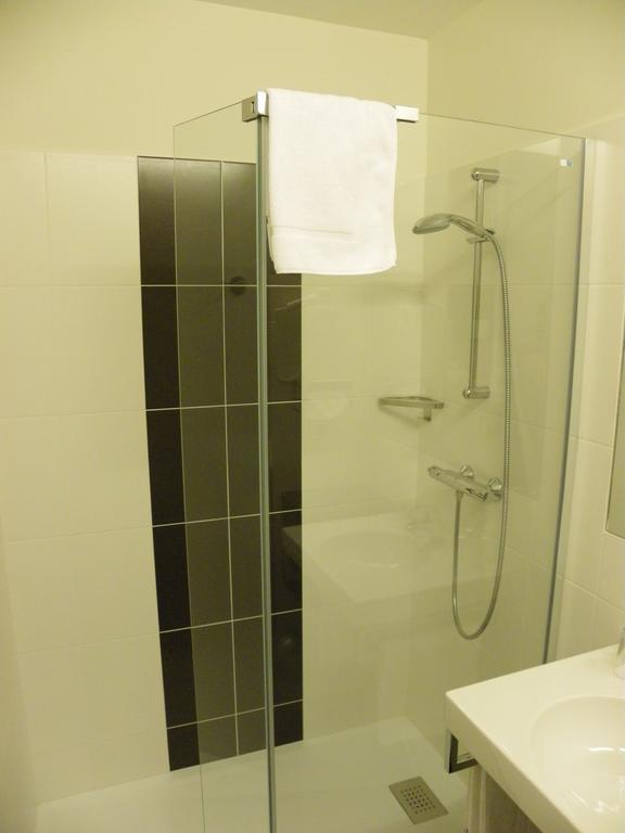 Hotel Logitel Saint-Doulchard Ruang foto