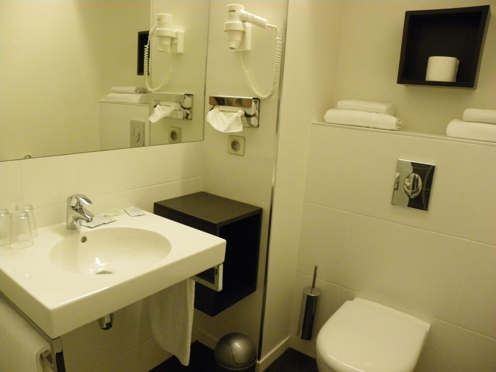 Hotel Logitel Saint-Doulchard Ruang foto