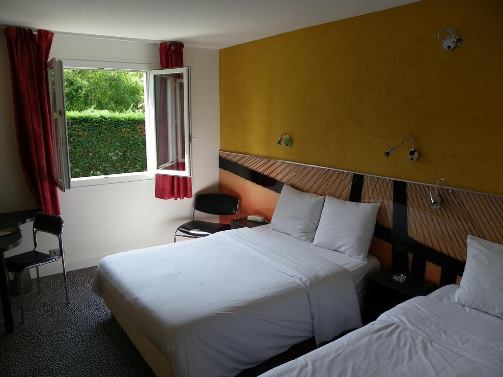 Hotel Logitel Saint-Doulchard Ruang foto