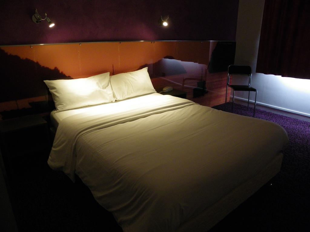 Hotel Logitel Saint-Doulchard Bagian luar foto