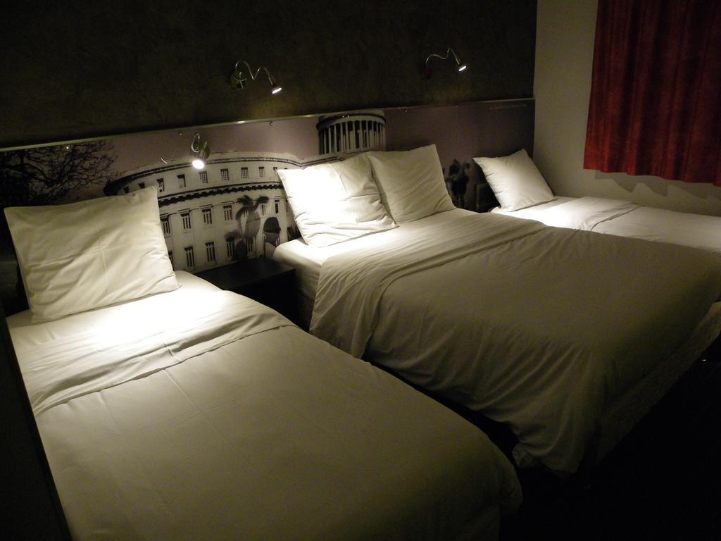 Hotel Logitel Saint-Doulchard Ruang foto
