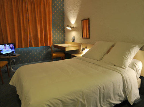 Hotel Logitel Saint-Doulchard Bagian luar foto