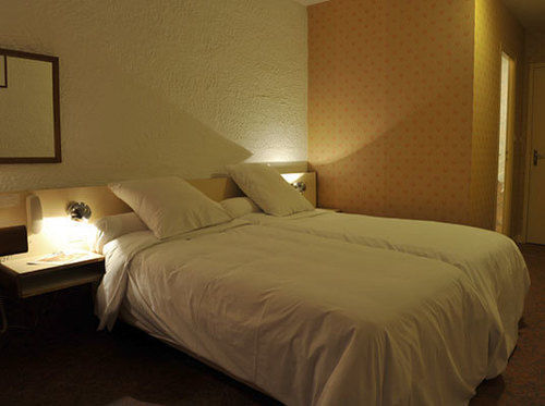 Hotel Logitel Saint-Doulchard Bagian luar foto